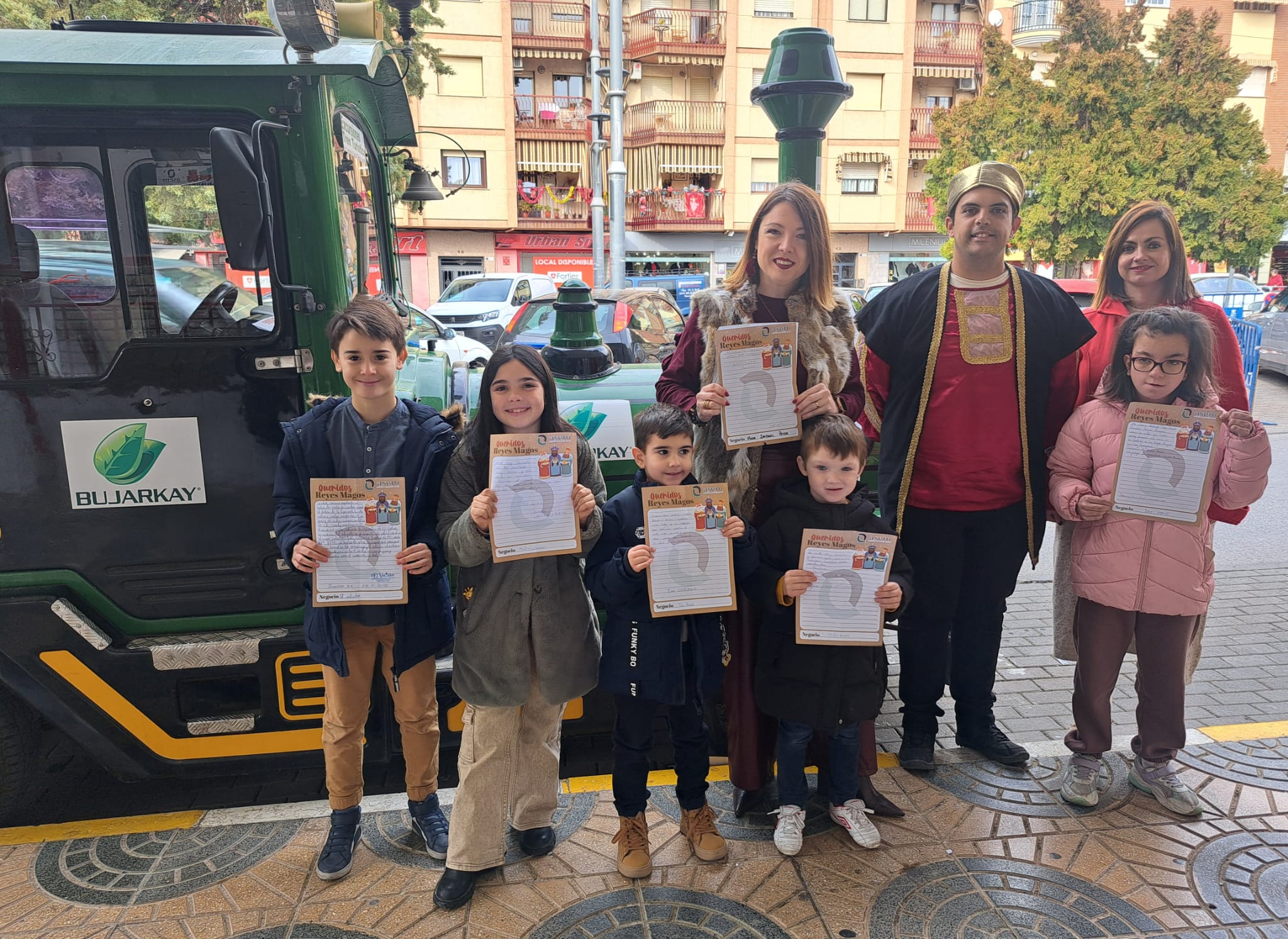 Sorteo de los regalos educativos entre las cartas a los Reyes Magos recibidas en ASEM 